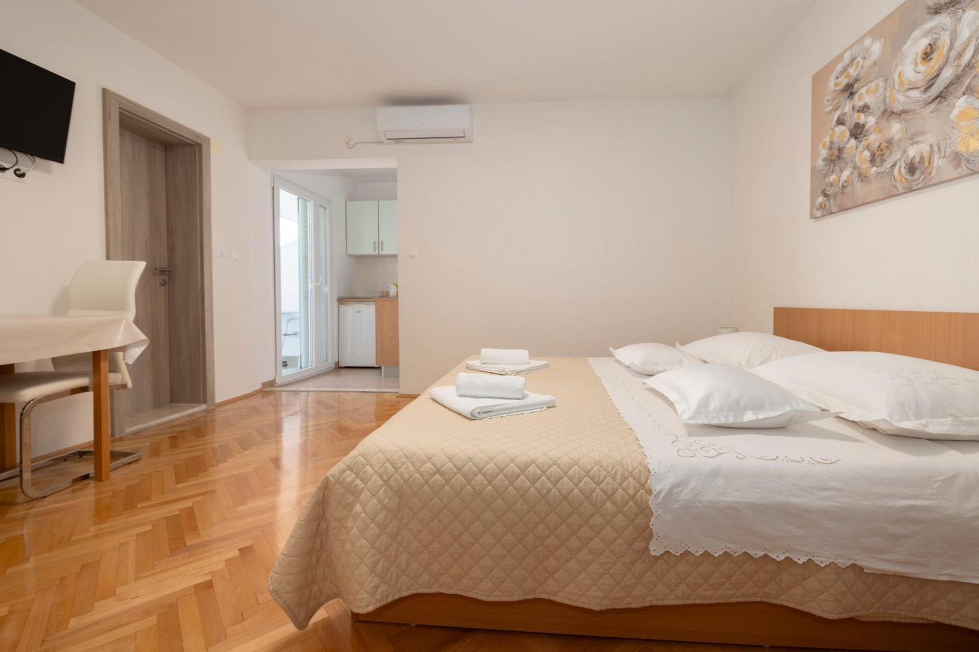 Apartmani Marta Tucepi Exterior photo